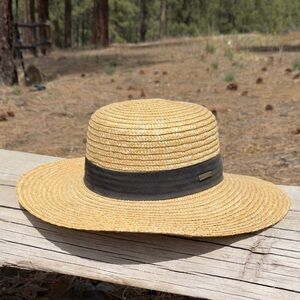 Gigi Pip Straw Hat, size 5 S/M, excellent condition